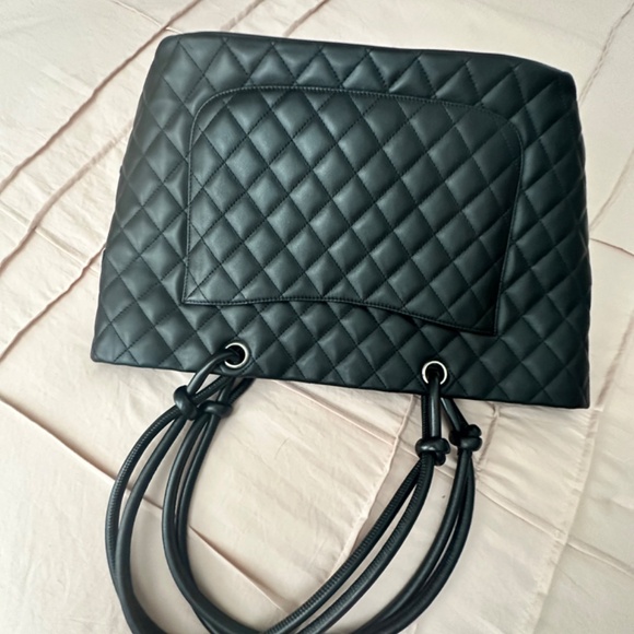 Authentic Chanel tote - Picture 2 of 6